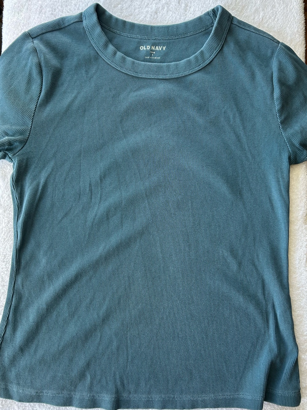 Old Navy Snug Crop T-Shirt - Picture 2 of 2